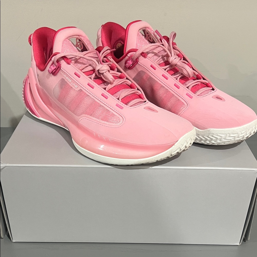 Anta GH4
Men's Pink Athletic Shoes - Cushioned Performance